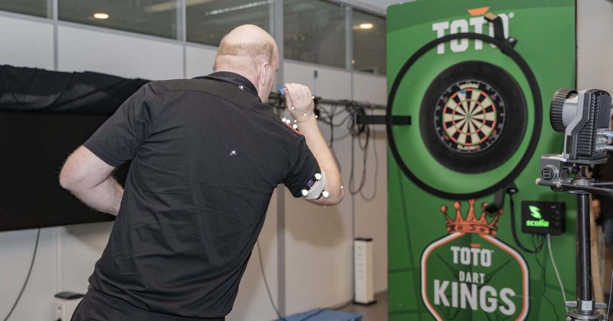 Binnenshuis eindpunt Walter Cunningham TU Delft en TOTO Dart Kings ontwikkelen nieuwe dartspijl | Sponsorreport